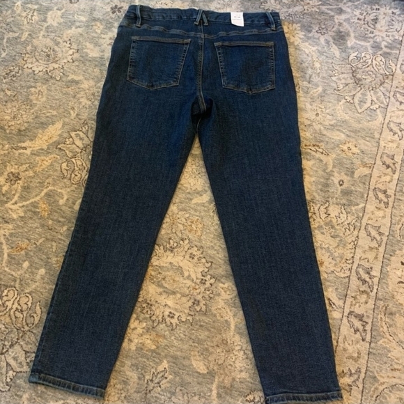 Good American Jeans - Picture 5 of 7